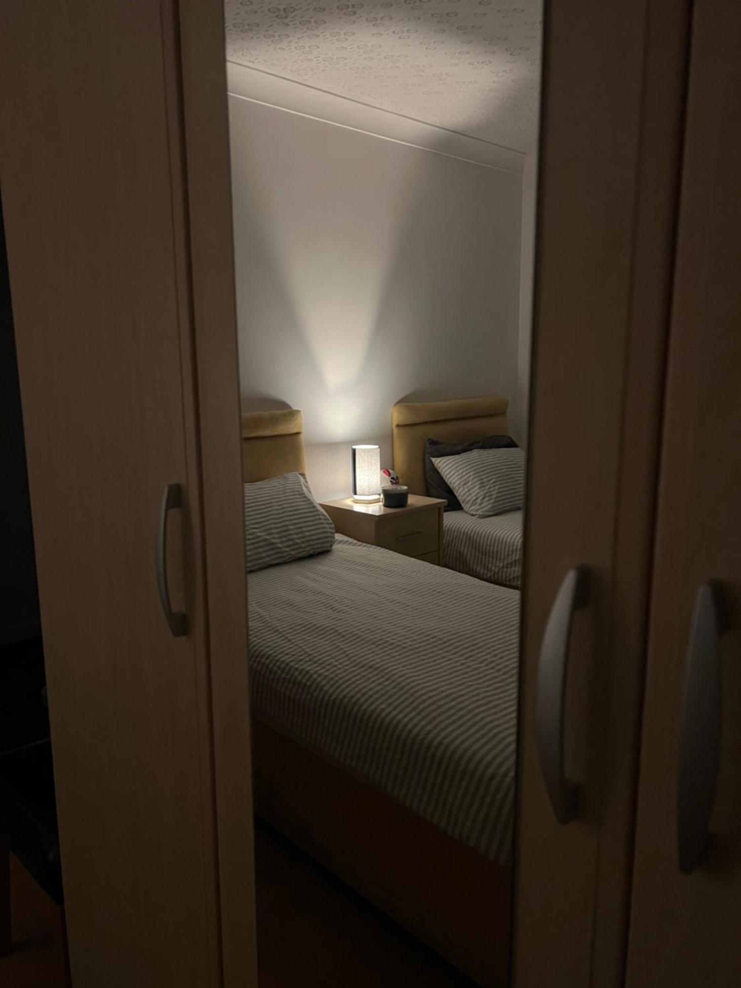 Double Room At The Bungalow With Shared Shower Room Kettering Esterno foto