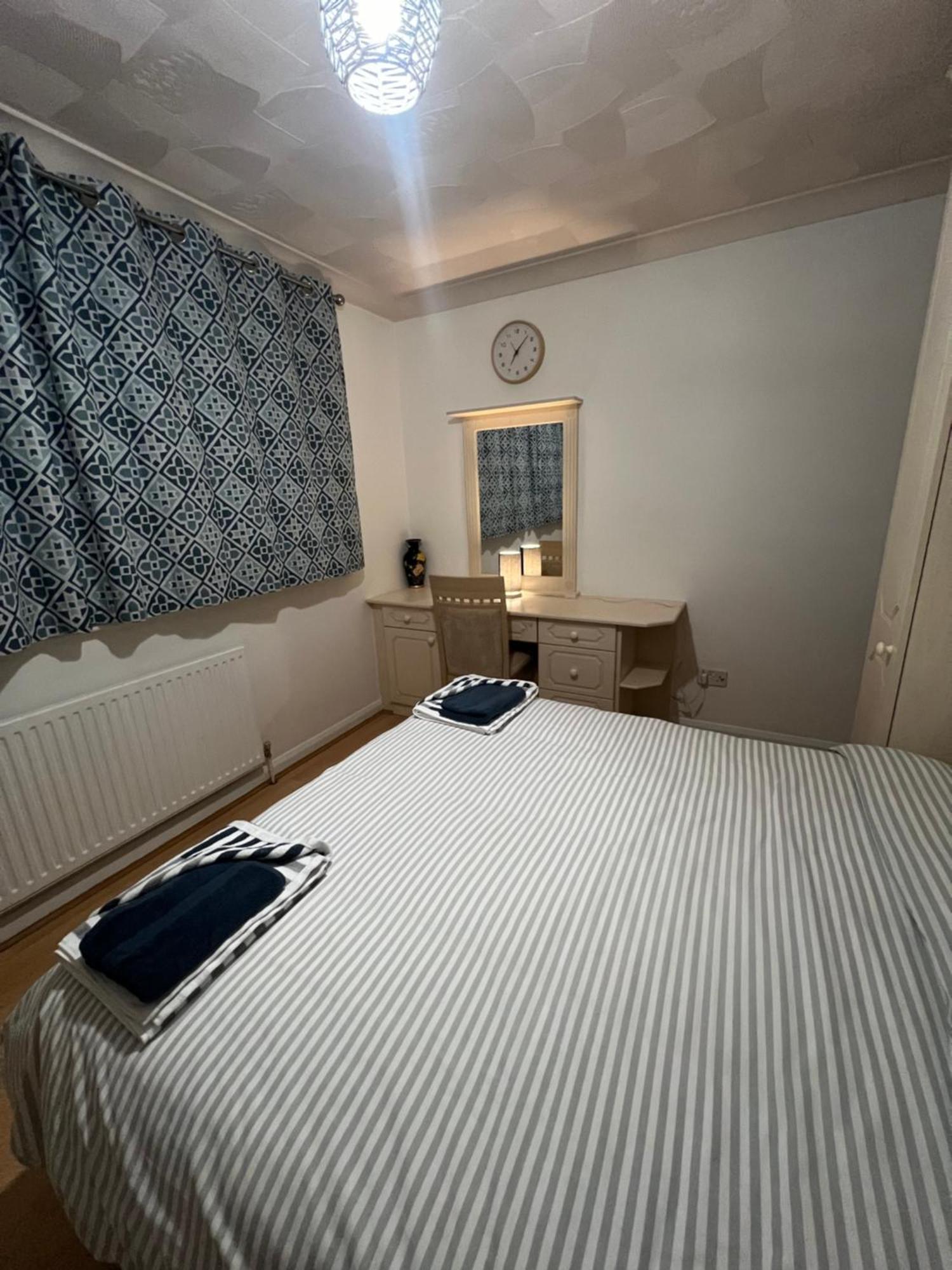 Double Room At The Bungalow With Shared Shower Room Kettering Esterno foto