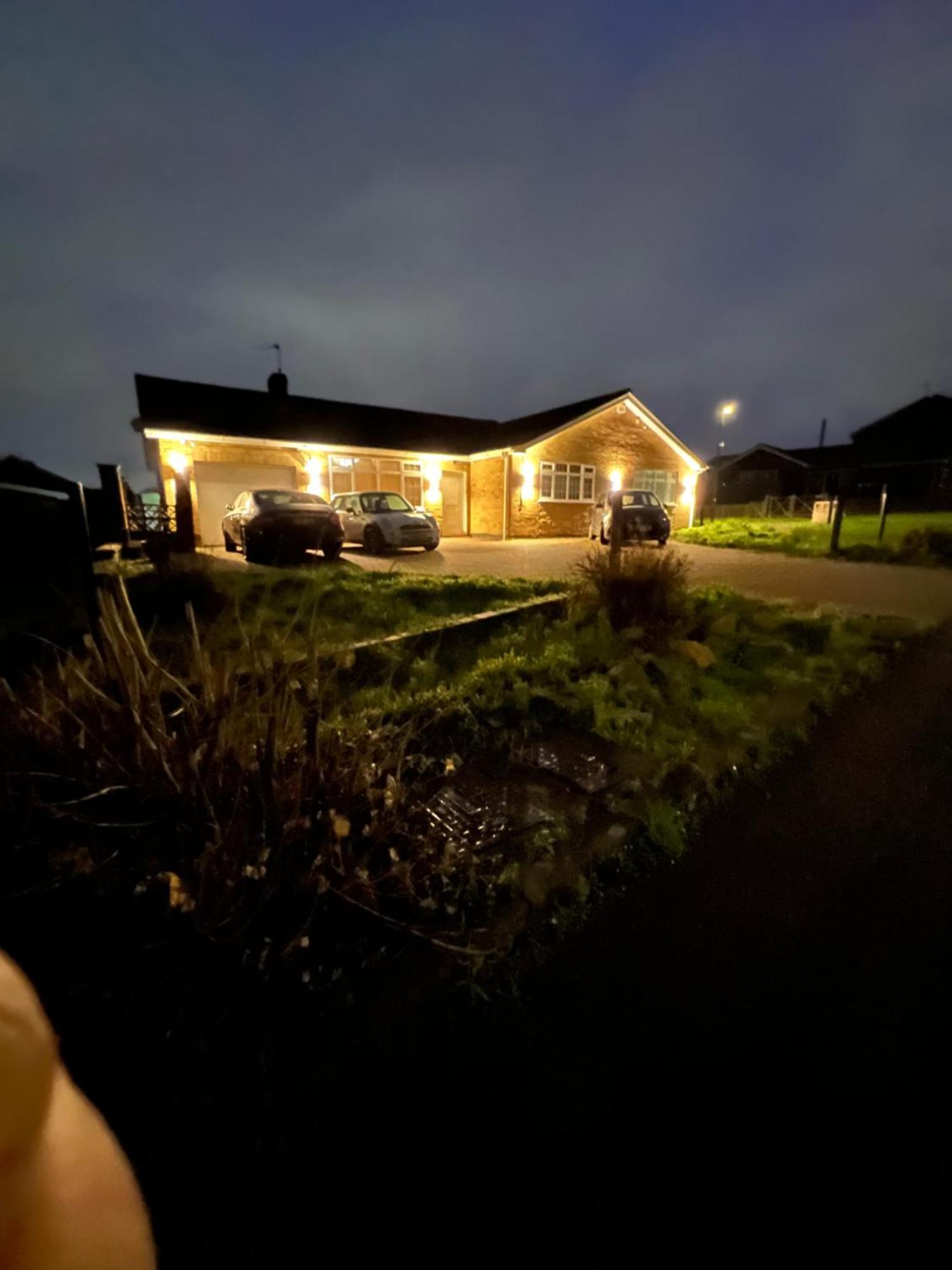 Double Room At The Bungalow With Shared Shower Room Kettering Esterno foto